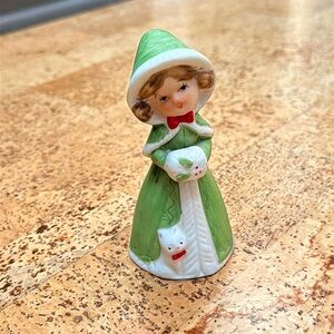 Beautiful vintage circa 1980 ceramic Christmas bell.